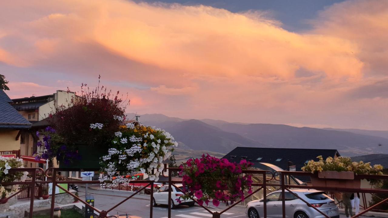 Apt Cosy, 4 Pers, Plein Centre Ville, Parking Offert Font-Romeu-Odeillo-Via Exterior photo